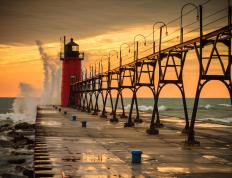 开云体育平台APP-绿茵场与天山脚下，一场被地域错置的焦点战如何颠覆想象