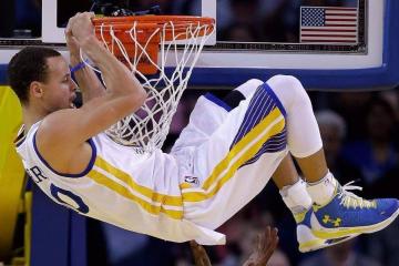 开云体育APP下载-库里叹息声中，伦纳德用沉默统治球场，他不是超级英雄，是篮球法则本身