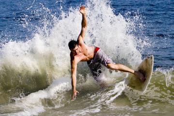 开云体育app-F1极速轰鸣与篮球强力压制，竞技之春的双重奏