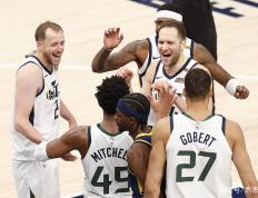 开云体育官方网站-犹他爵士大胜老鹰，米切尔33分带领球队赢球