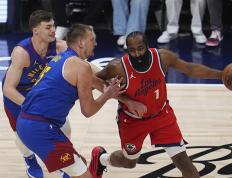 开云体育登录-雄鹿大胜76人，东部半决赛形势更加扑朔迷离