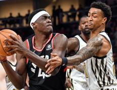 开云体育在线-关于猛龙险胜老鹰，西亚卡姆关键时刻挺身而出的信息