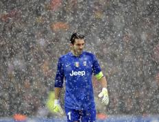 开云体育app-东方铁骑踏平南海岸，班凯罗三分箭雨定江山