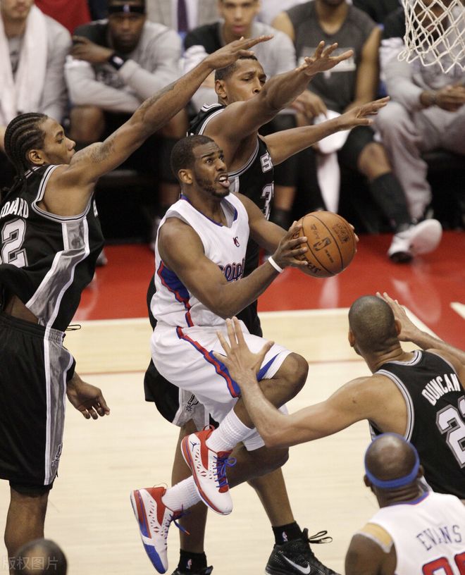 开云APP-包含意大利男篮碾压篮网B队，保罗完成帽子戏法的词条