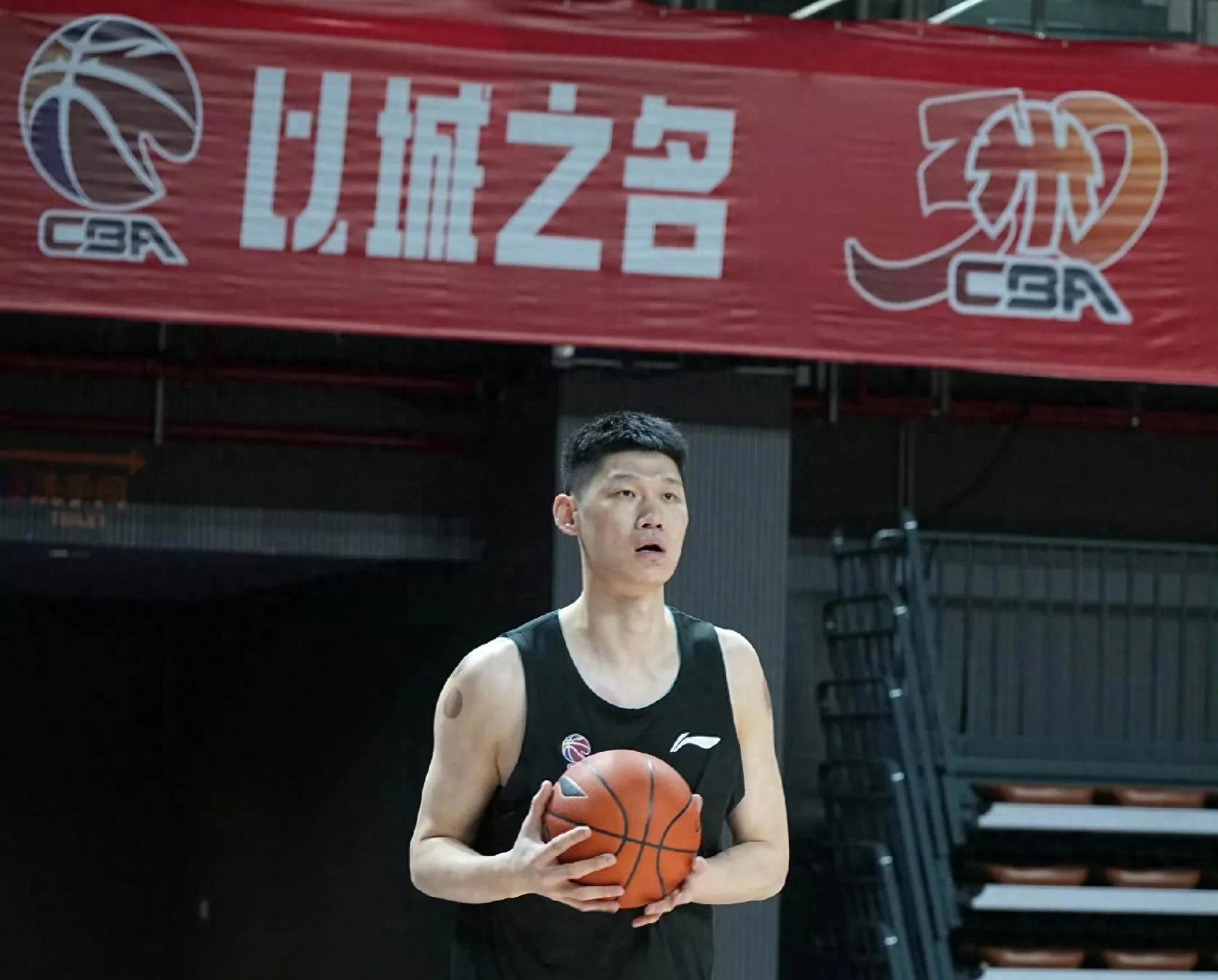 开云体育下载-广州队轻取山西队，麦科勒姆状态火热