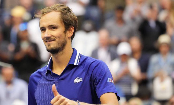 开云体育下载-戴维斯杯鏖战澳网，梅德韦杰夫扛起全队