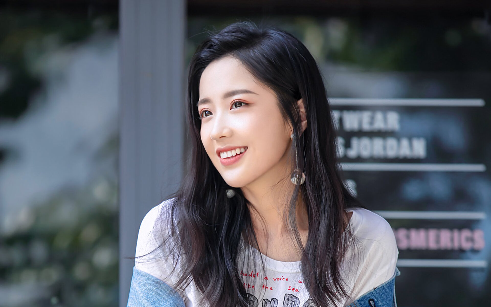 开云体育app-勇士轻取深圳队展统治力，欧文欧冠淘汰赛独舞定乾坤，篮球世界里的速度与激情