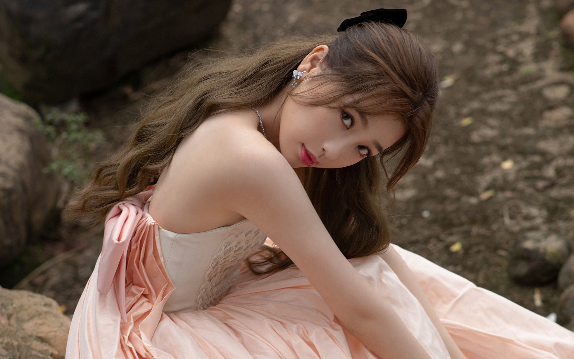 开云体育入口-沉默杀手霍勒迪炸裂48分,他用生涯之夜,献上篮球最纯粹的告白