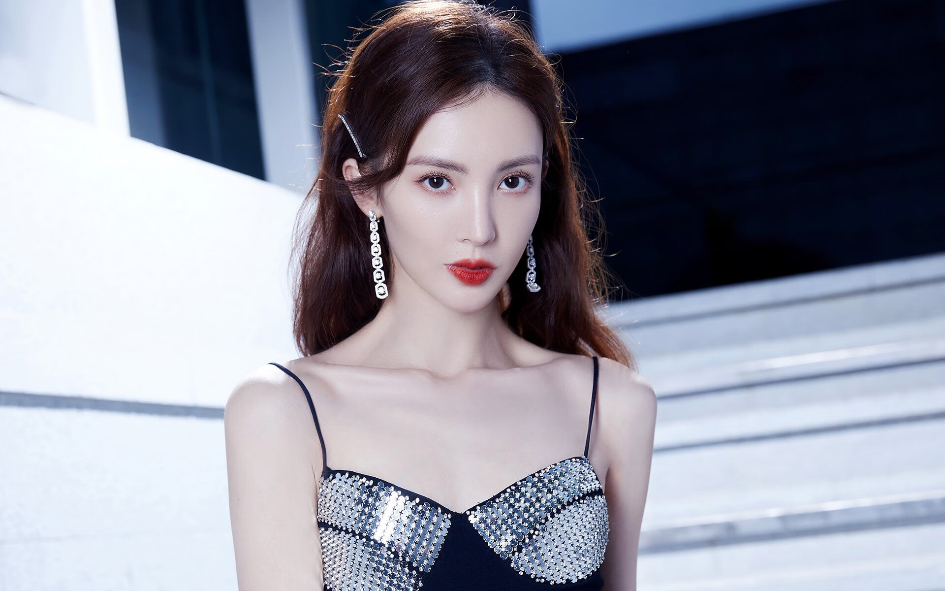 开云体育app-跨越东西方的篮球盛宴,广东队对决独行侠,浓眉轰下统治级数据震撼全场