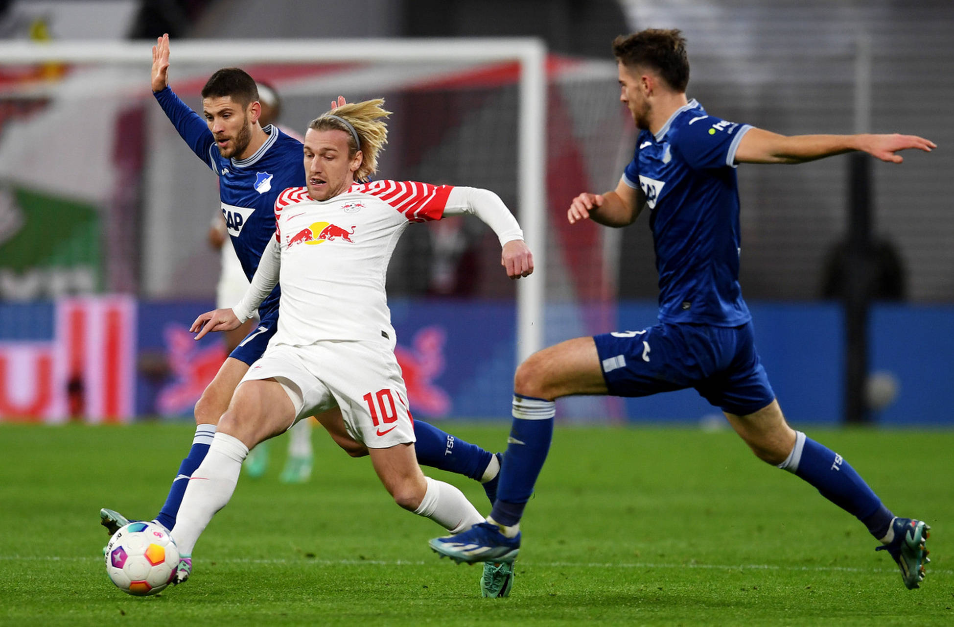 开云体育登录-德甲争冠战焦点战，智利险胜克罗地亚