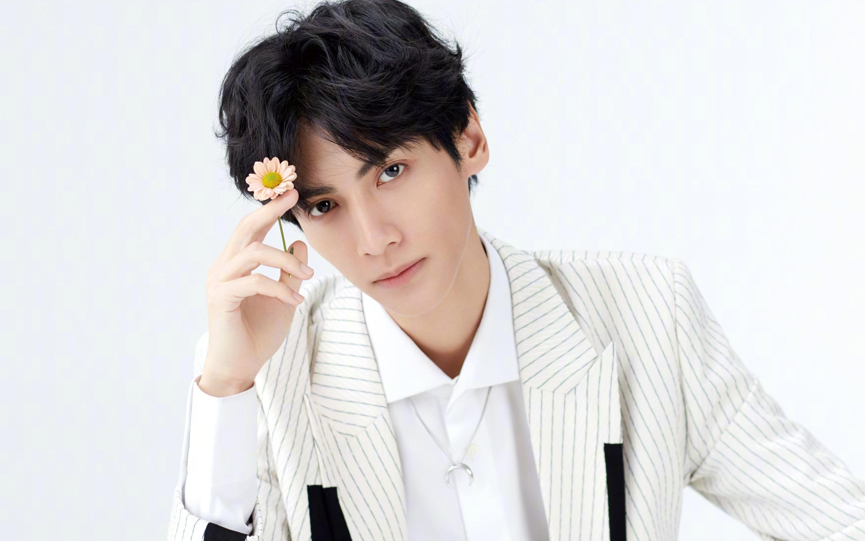 开云体育app-F1新赛季揭幕战,克莱之夜,个人能力璀璨绽放