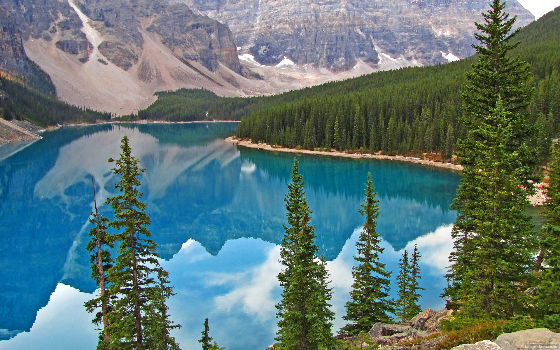 开云体育入口-西甲国家德比之夜，阿拉巴点燃赛场